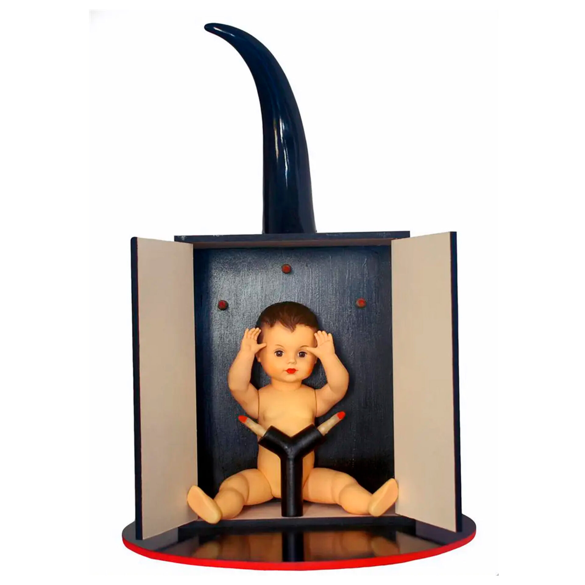 Caja Mágica con el niñito felizmente recibiendo
